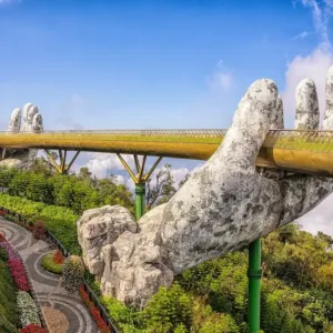 Cầu Vàng ở Bà Nà Hills, Đà Nẵng