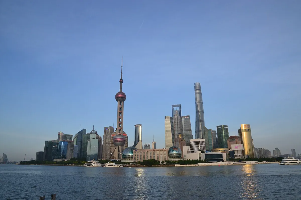 Bến Thượng Hải (The Bund) nhìn sang Phố Đông