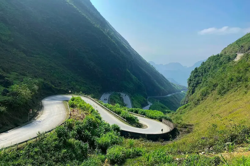 Đèo Thẩm Mã trên cao nguyên đá Đồng Văn