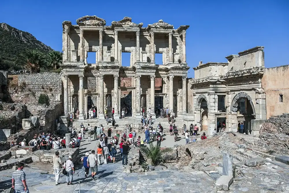 Thành cổ Ephesus gần Kusadasi