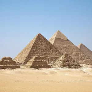 Kim tự tháp Giza, Ai Cập