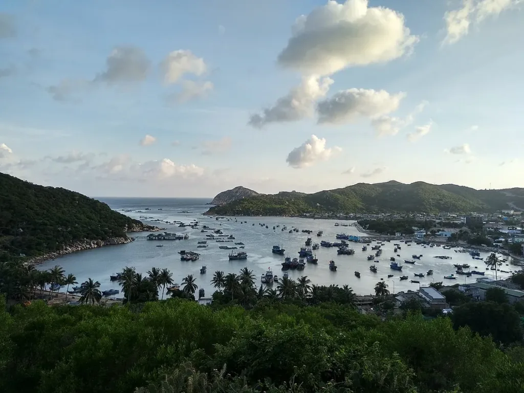 Vịnh Vĩnh Hy, Ninh Thuận (nay thuộc Khánh Hòa)