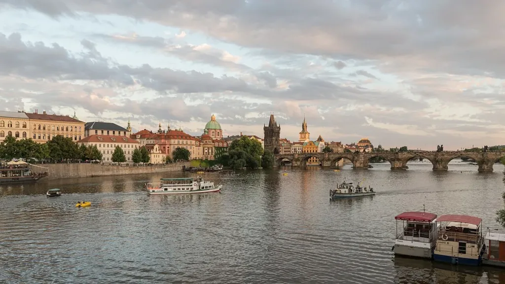 Cầu Charles và sông Vltava, Praha