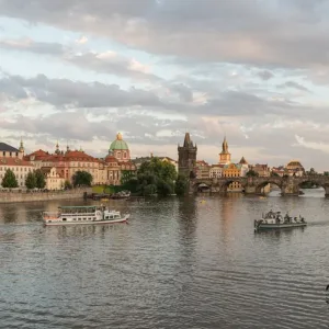 Cầu Charles và sông Vltava, Praha