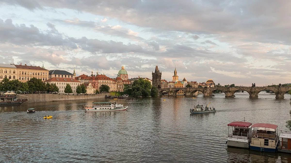 Cầu Charles và sông Vltava, Praha