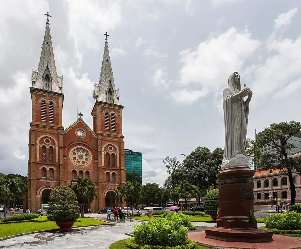 Nhà thờ Đức Bà Sài Gòn