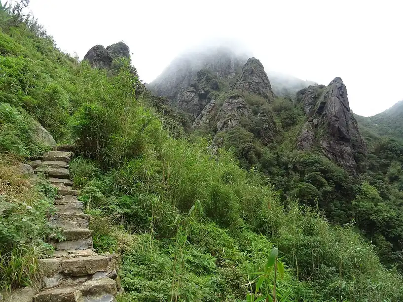 Bậc đá giữa dãy Hoàng Liên Sơn