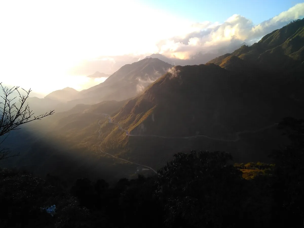 Hoàng hôn trên đèo Ô Quy Hồ